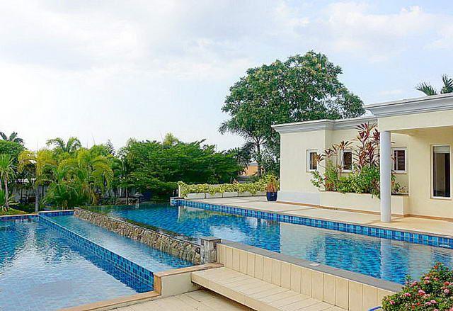 House for sale Siam Royal View Pattaya showing the private swimming pool House for sale Siam Royal View Pattaya showing the private swimming pool