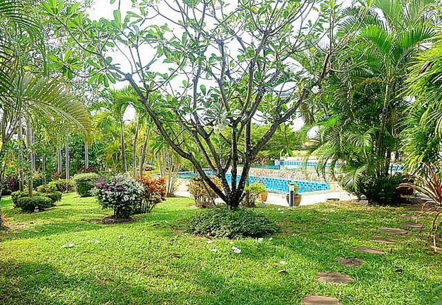 House for sale Siam Royal View Pattaya showing the tropical landscaped garden House for sale Siam Royal View Pattaya showing the tropical landscaped garden