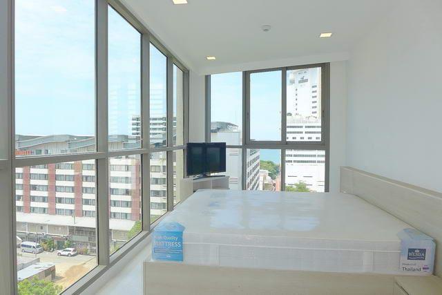 Condominium for sale Pratumnak Hill showing the corner master bedroom Condominium for sale Pratumnak Hill showing the corner master bedroom