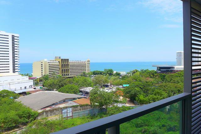Condominium for sale Pratumnak Hill showing the balcony view Condominium for sale Pratumnak Hill showing the balcony view