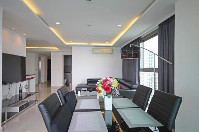 Condominium for sale Wong Amat showing the dining area Condominium for sale Wong Amat showing the dining area