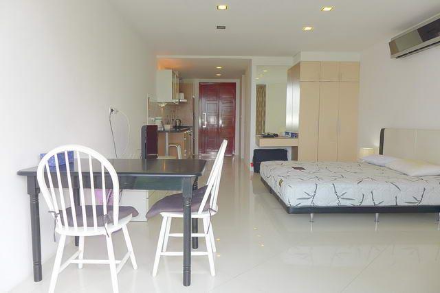 Condominium for sale Wong Amat showing the studio Condominium for sale Wong Amat showing the studio