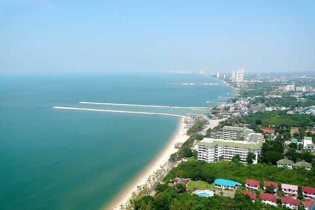 Condominium for sale Ban Amphur showing the beach front Condominium for sale Ban Amphur showing the beach front