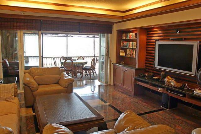 Condominium for sale Ban Amphur showing the open plan concept Condominium for sale Ban Amphur showing the open plan concept