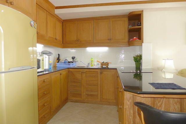 Condominium for sale Pratumnak Hill showing the kitchen Condominium for sale Pratumnak Hill showing the kitchen
