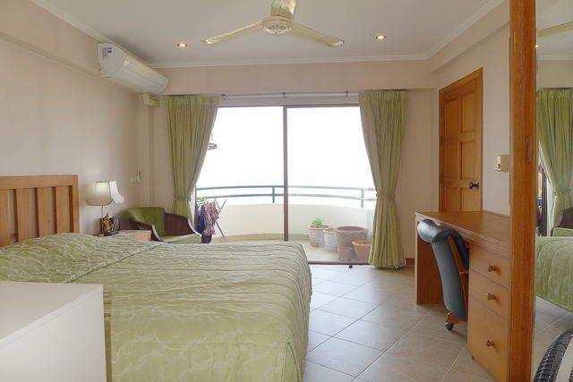 Condominium for sale Pratumnak Hill showing the second bedroom suite Condominium for sale Pratumnak Hill showing the second bedroom suite