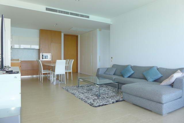 Condominium for sale Wong Amat showing the living area Condominium for sale Wong Amat showing the living area