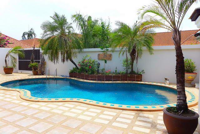 House for sale View Talay Villas Jomtien showing the private pool House for sale View Talay Villas Jomtien showing the private pool