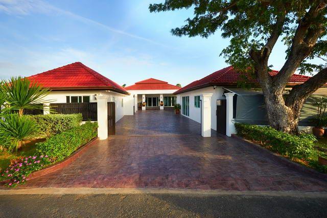 House for sale Huay Yai Pattaya showing the house House for sale Huay Yai Pattaya showing the house