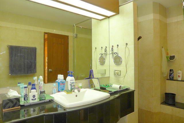 Condominium for sale Pattaya Beach showing the bathroom Condominium for sale Pattaya Beach showing the bathroom