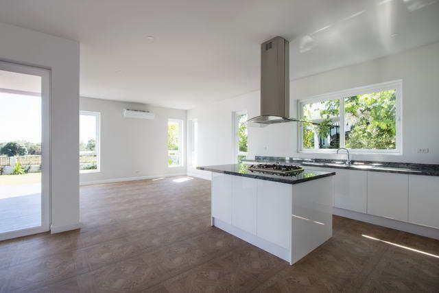 House for sale Huay Yai Pattaya showing the kitchen House for sale Huay Yai Pattaya showing the kitchen