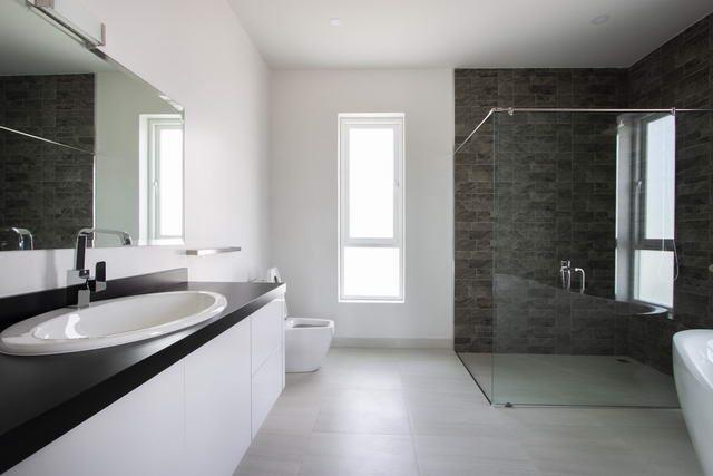 House for sale Huay Yai Pattaya showing the master bathroom House for sale Huay Yai Pattaya showing the master bathroom