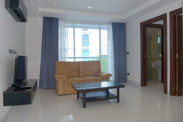 Condominium for sale Wongamat showing the open plan concept Condominium for sale Wongamat showing the open plan concept