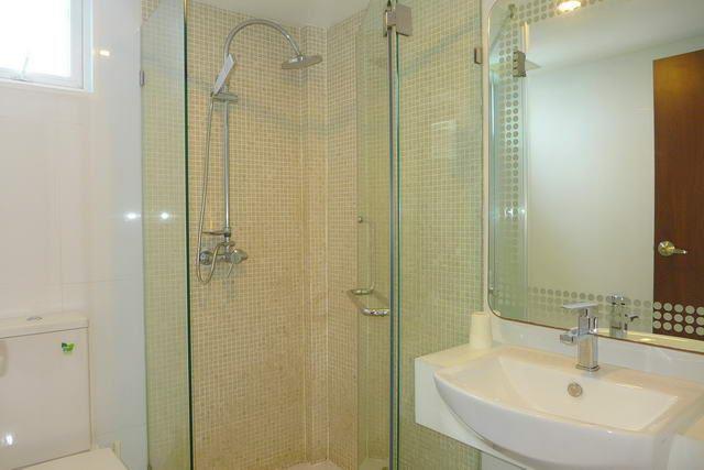 Condominium for sale Wongamat showing the bathroom Condominium for sale Wongamat showing the bathroom