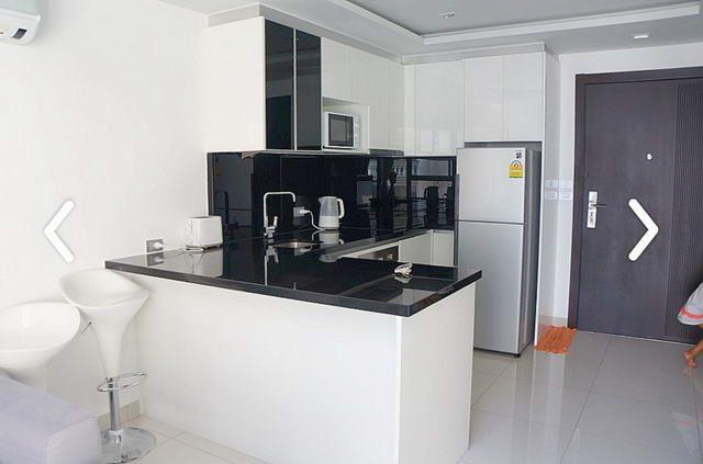 Condominium for sale Wong Amat showing the breakfast bar Condominium for sale Wong Amat showing the breakfast bar