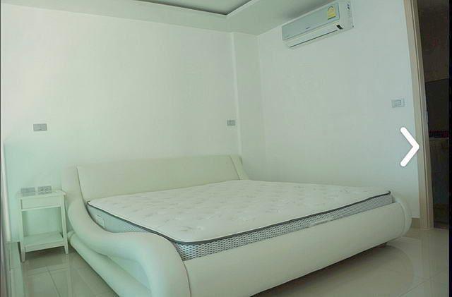 Condominium for sale Wong Amat showing the bedroom Condominium for sale Wong Amat showing the bedroom
