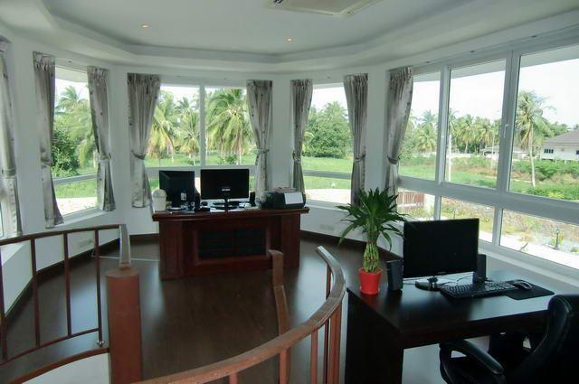 House for sale Na Jomtien showing the multi-purpose room House for sale Na Jomtien showing the multi-purpose room