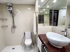 Condo for sale Pattaya Jomtien showing Bathroom