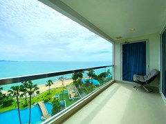 Condominium for rent Wongamat Pattaya showing the balcony and sea view