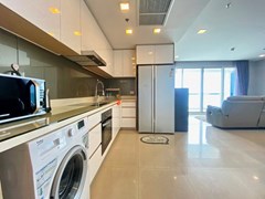 Condominium for rent Wongamat Pattaya showing the kitchen 