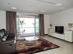 Condominium for rent Ananya Naklua showing the living room