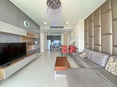 Condominium for rent Jomtien showing the open plan concept 