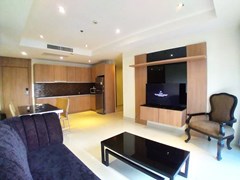 Condominium for rent Na Jomtien showing the open plan living area 