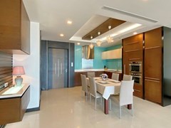 Condominium for rent Naklua Ananya showing the dining and kitchen areas 