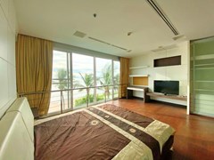 Condominium for rent Naklua Ananya showing the master bedroom 