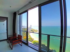 Condominium for rent Northpoint Pattaya showing the balcony and sea view 