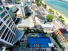 Condominium for rent Northshore Pattaya showing the balcony pool view 