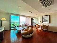 Condominium for rent Northshore Pattaya showing the open plan living area 