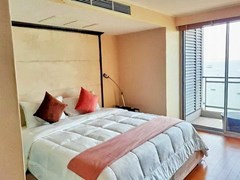 Condominium for rent in Northshore Pattaya Beach showing the master bedroom and balcony 