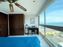 Condominium for rent Pattaya showing the second bedroom with sea view 
