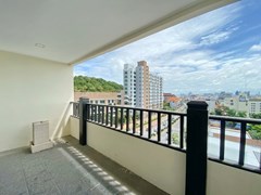 Condominium for Rent Pratumnak showing the balcony 