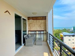 Condominium for rent Pratumnak showing the partial sea view 