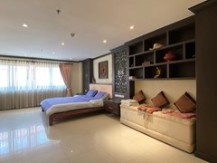 Condominium for rent Pratumnak showing the sleeping area 