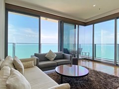 Condominium for rent Northpoint Pattaya showing the living area with sea view 