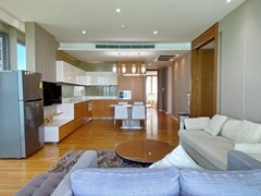 Condominium for rent Northpoint Pattaya showing the open plan concept 