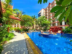 Condominium for rent Wongamat Pattaya showing the communal pool 