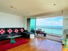 Condominium for rent in Northshore Pattaya Beach showing the living room and balcony 