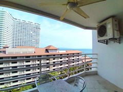 Condominium for sale Jomtien showing the balcony view 
