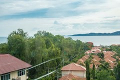 Condominium for sale Pratumnak Hill Pattaya showing the sea view 