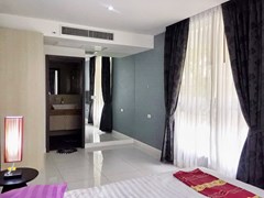 Condominium for sale Pratumnak Hill Pattaya showing the bedroom suite