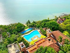 Condominium for sale Pratumnak showing the pool view 