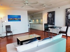 Condominium for sale Northshore Pattaya showing the open plan living