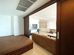 Condominium for rent Pattaya showing the guest room 