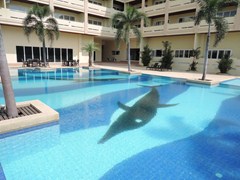  Condominium for rent Pratumnak Pattaya showing the communal swimming pool