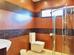 Golf Resort for sale Pattaya area showing Guest suite #3 bathroom