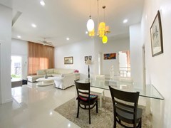 House for rent East Pattaya showing the dining and living areas 